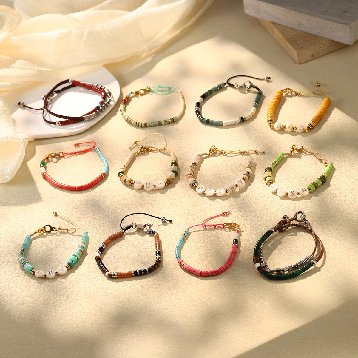 波西米亚彩色串珠手链高级感轻奢新款小众气质百搭手串